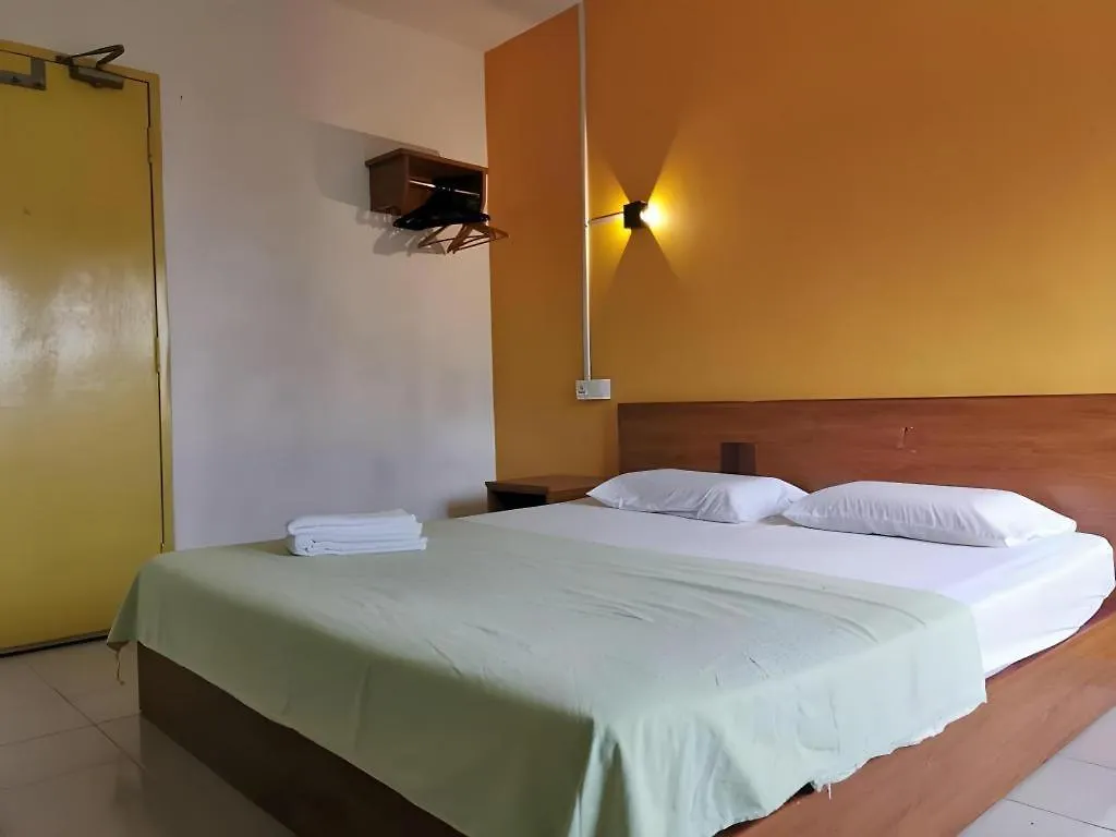 *** Hotel Rumah Tumpangan Abby Chemor Malaysia